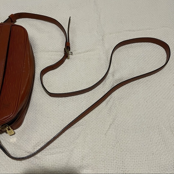 Authentic Louis Vuitton Trocadero Epi leather - Picture 5 of 10